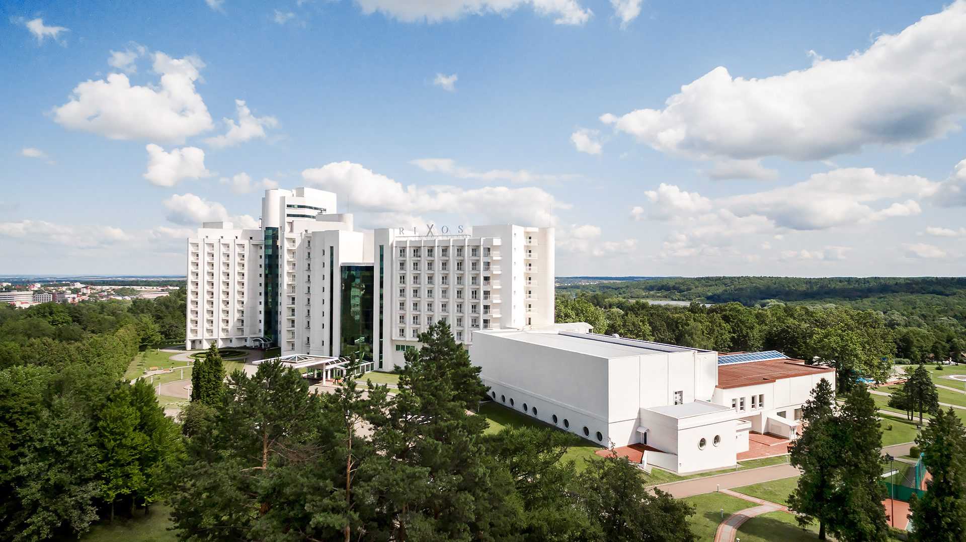 Image with missing alt attribute found on rixos.ua