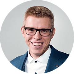 Image with missing alt attribute found on roistat.com