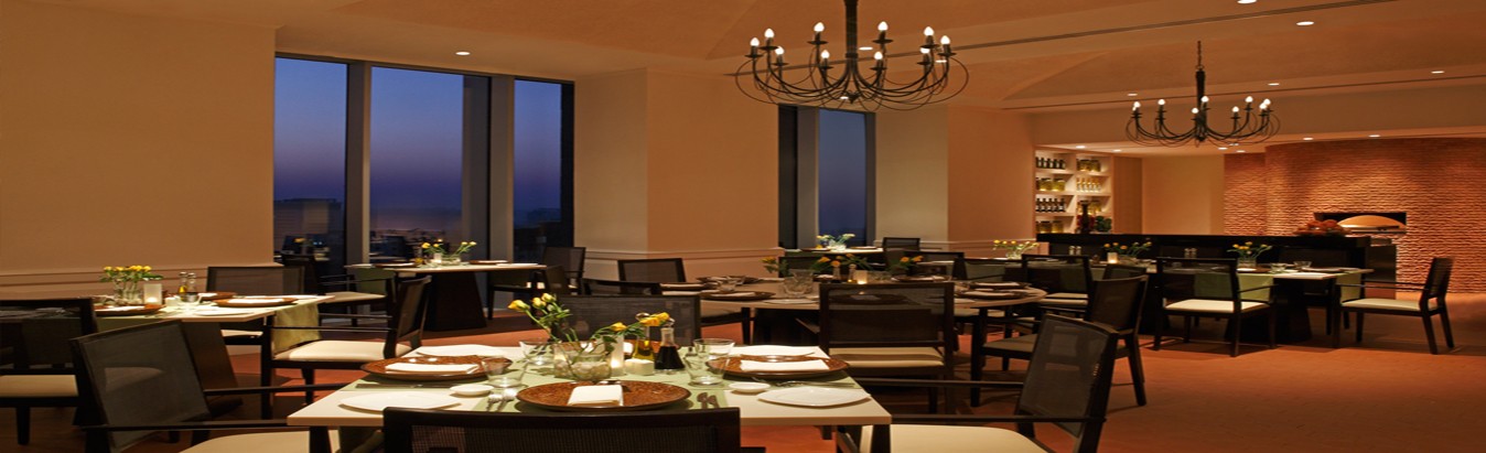 Image with missing alt attribute found on roomyys.com