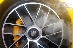 Колодочный баттл. Органические японцы против железных европейцев