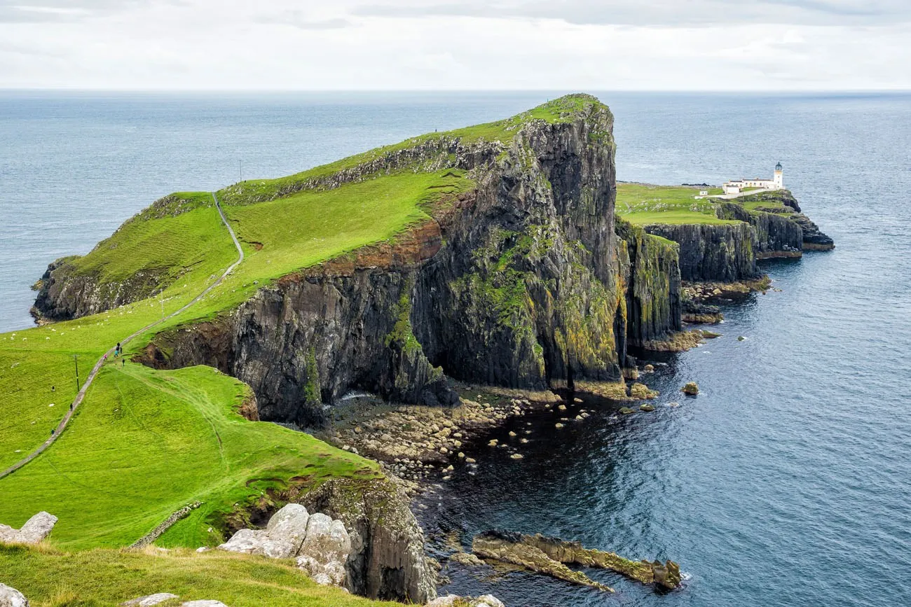 Image with missing alt attribute found on earthtrekkers.com