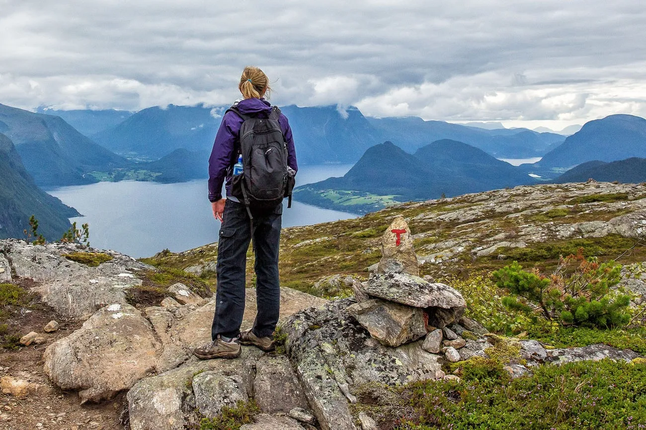 Image with missing alt attribute found on earthtrekkers.com