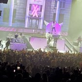 Image with missing alt attribute found on yelp.at