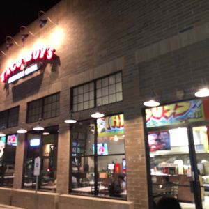 Image with missing alt attribute found on yelp.ca