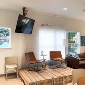 Image with missing alt attribute found on yelp.com