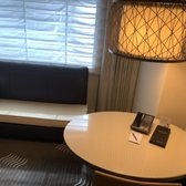 Image with missing alt attribute found on yelp.at