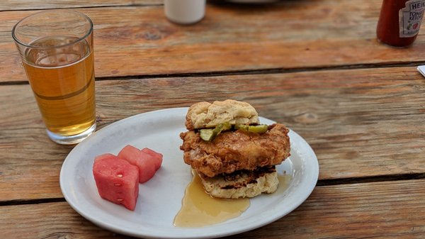 Image with missing alt attribute found on yelp.ca