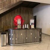 Image with missing alt attribute found on yelp.at