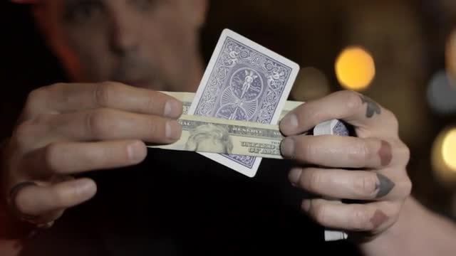 Image with missing alt attribute found on penguinmagic.com