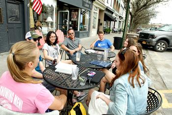 Image with missing alt attribute found on hamilton.edu