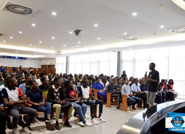 Image with missing alt attribute found on universal.org