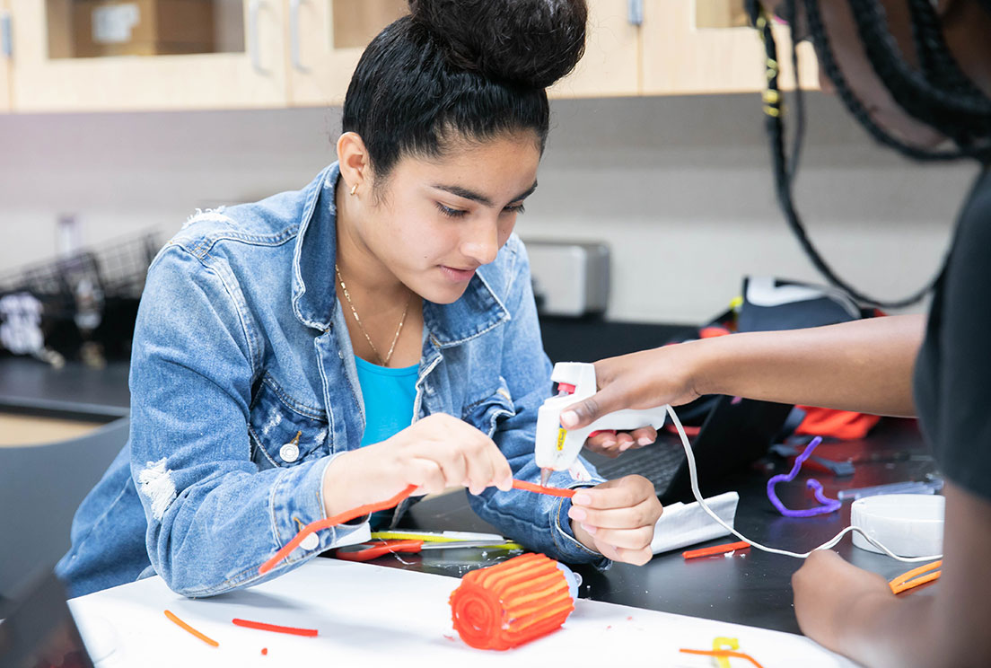 Image with missing alt attribute found on naviance.com