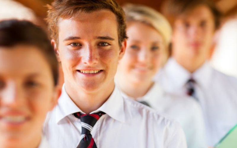 Image with missing alt attribute found on schoolsinformer.com