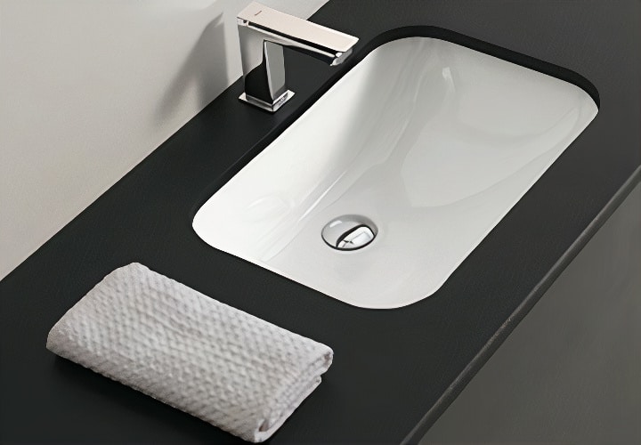 Servant bad for nedfelling i benkeplate 5