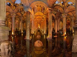 Цистерна Базилика &ndash; древний подземный резервуар для воды размером с огромный дворец