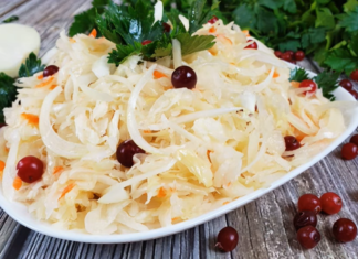 Самый известный рецепт соленой капусты