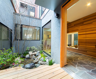 Image with missing alt attribute found on houzz.jp