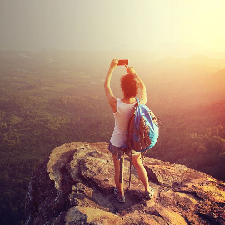 Image with missing alt attribute found on stackla.com