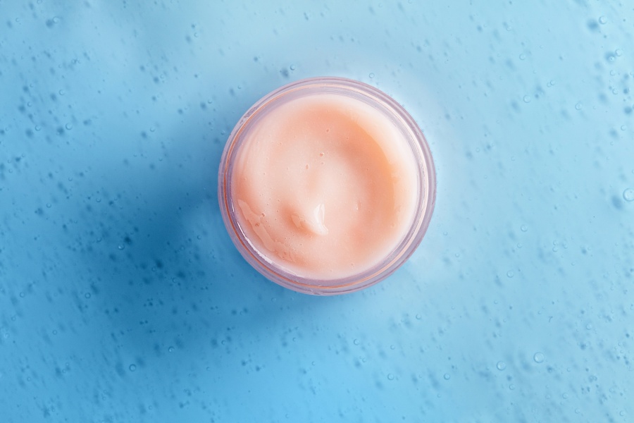 Świetlik lekarski na oczy - jak go stosować?