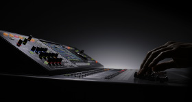 Image with missing alt attribute found on roland.com