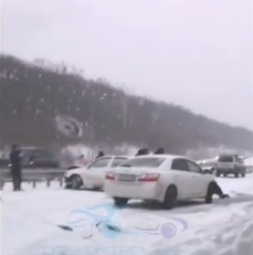 Из-за гололеда во Владивостоке и пригороде произошли десятки ДТП (ФОТО)