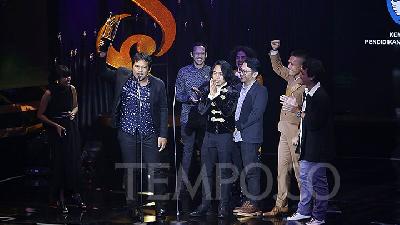 Kucumbu Tubuh Indahku Menang, Simbol Kemerdekaan Berkarya