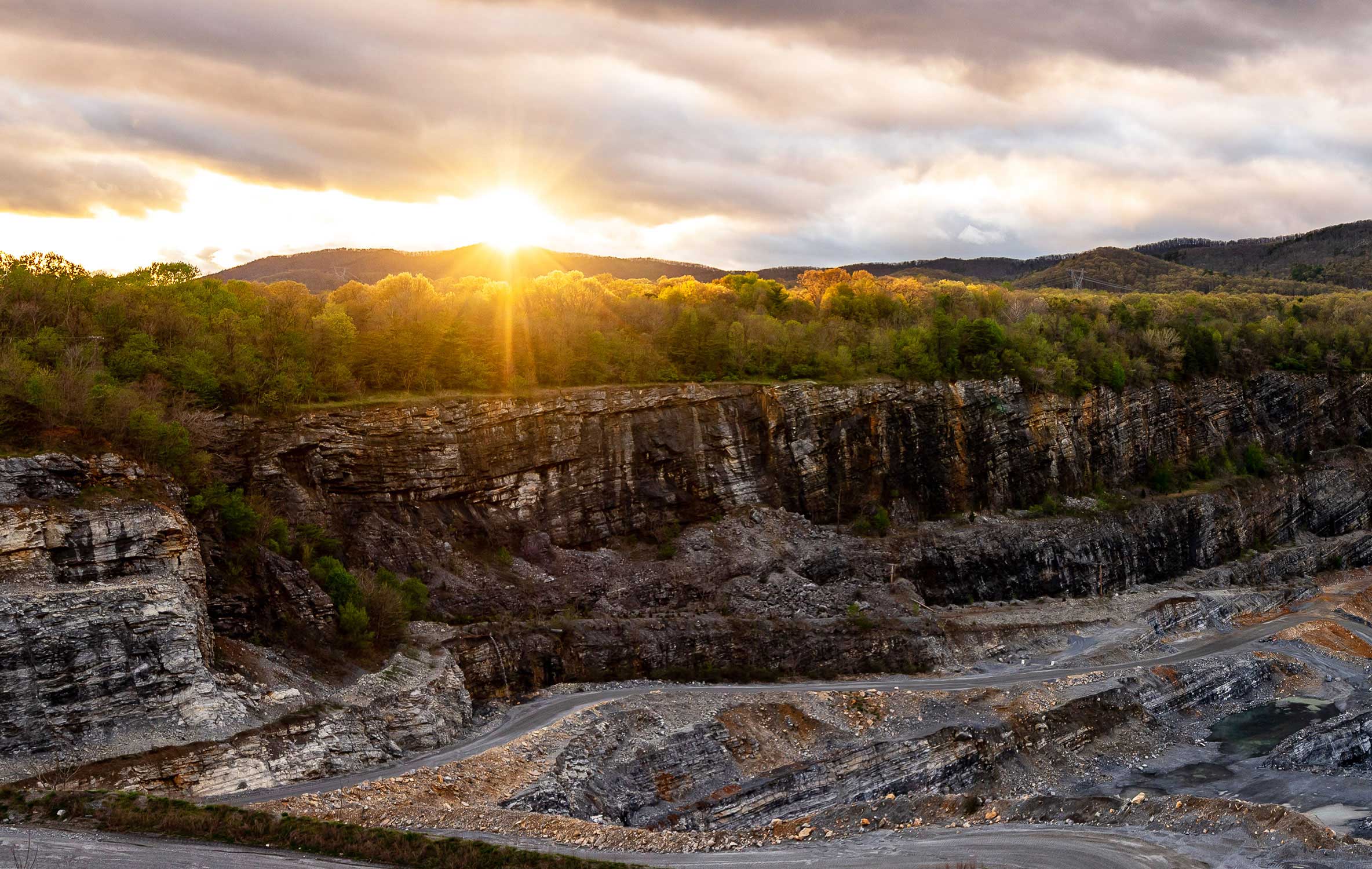 Image with missing alt attribute found on summit-materials.com