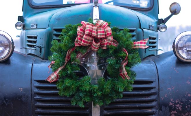 Texas-Themed Christmas Wreaths to Welcome Guests Home
