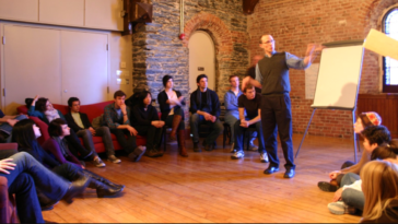 Image with missing alt attribute found on theatrenerds.com