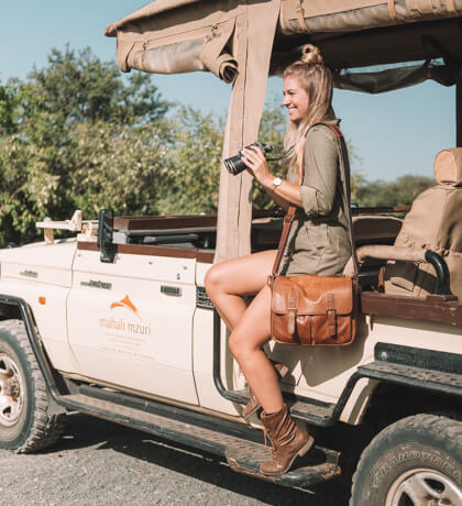 Image with missing alt attribute found on theblondeabroad.com