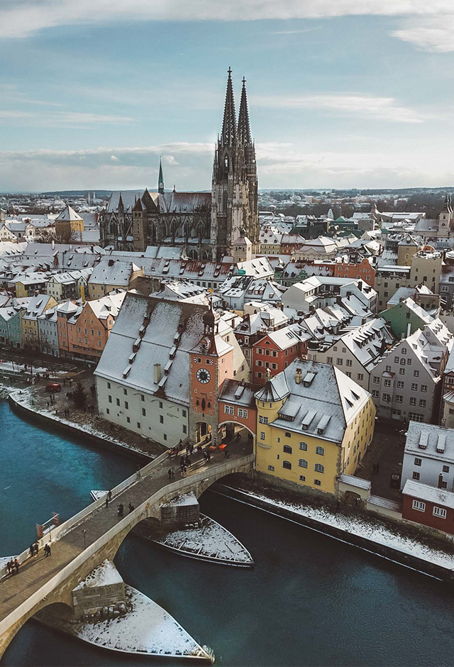 Image with missing alt attribute found on theblondeabroad.com