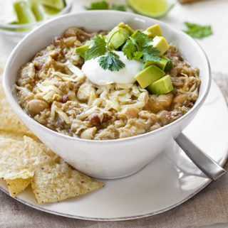White Chicken Chili | thecozyapron.com