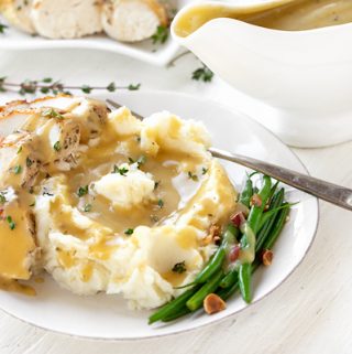 Gravy Recipe | thecozyapron.com