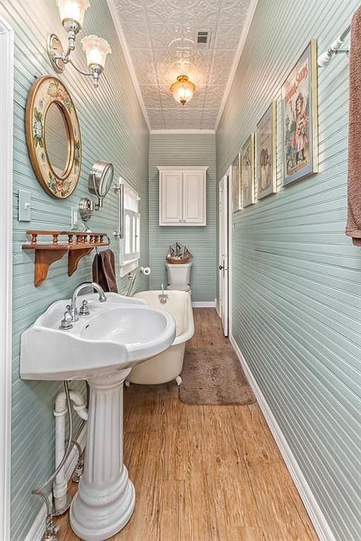 Image with missing alt attribute found on theoldhouselife.com