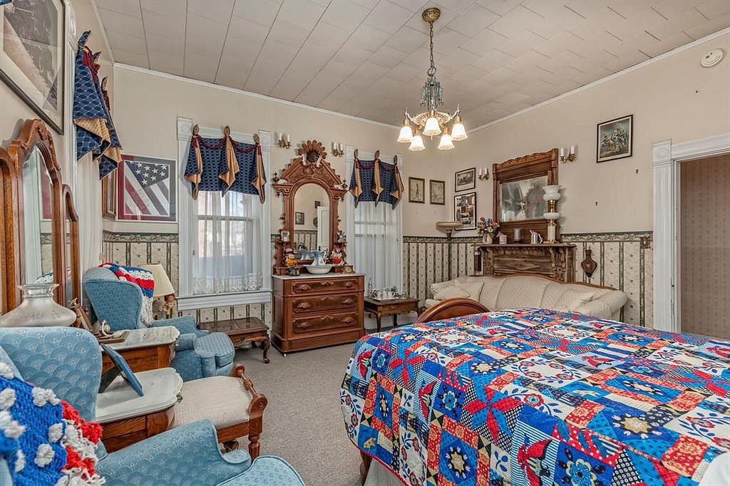 Image with missing alt attribute found on theoldhouselife.com