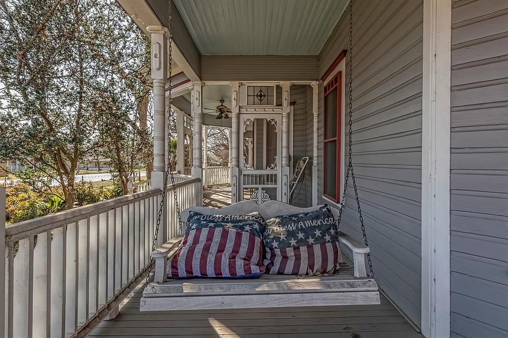 Image with missing alt attribute found on theoldhouselife.com