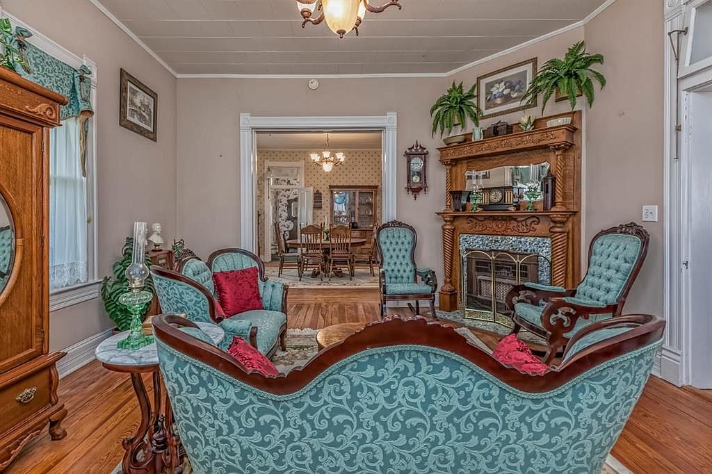 Image with missing alt attribute found on theoldhouselife.com