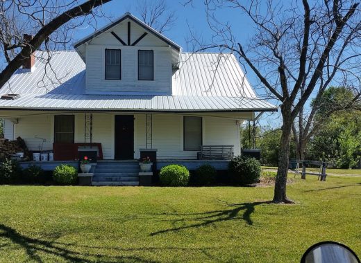 Image with missing alt attribute found on theoldhouselife.com