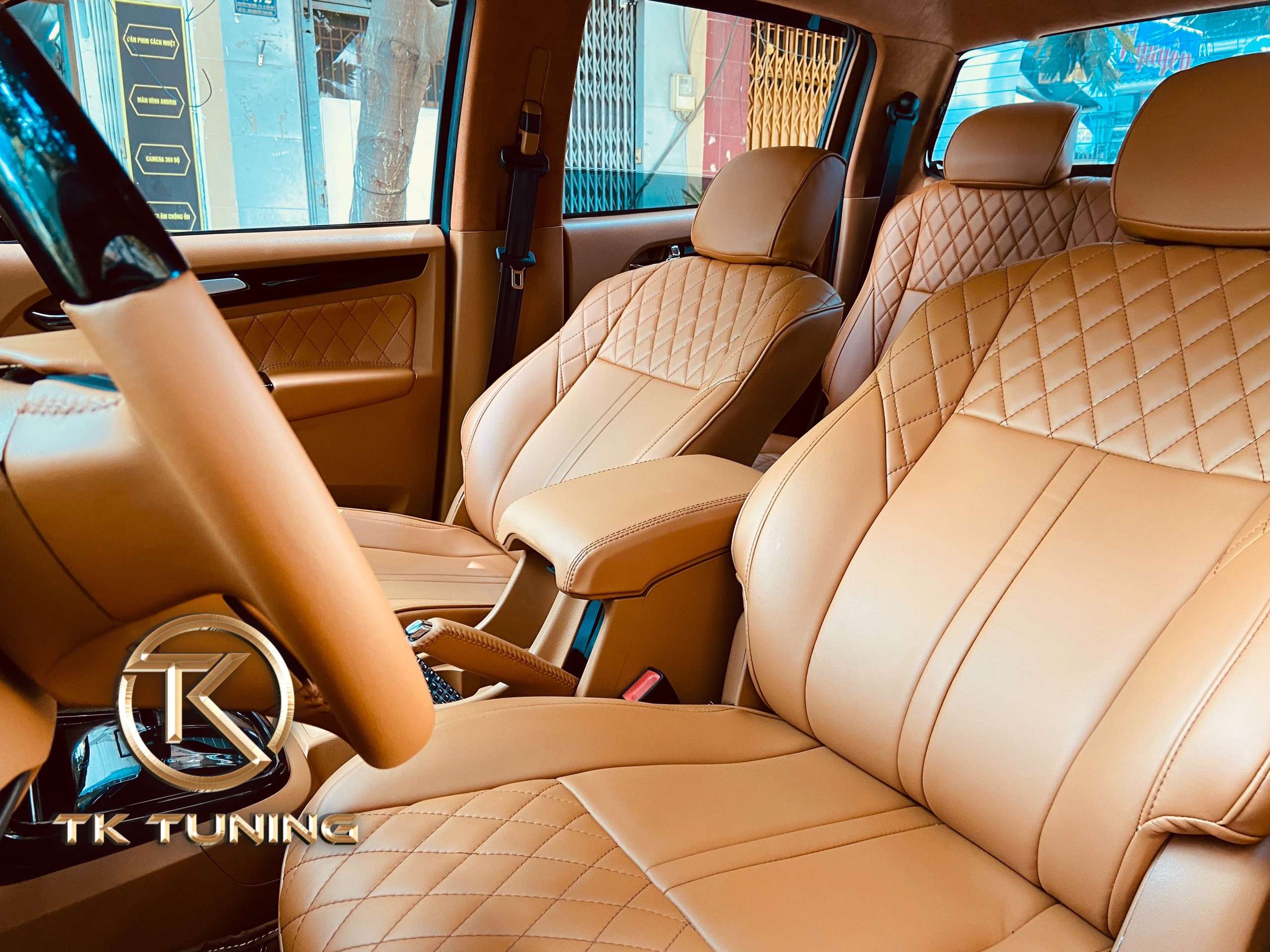 Image with missing alt attribute found on tktuning.vn