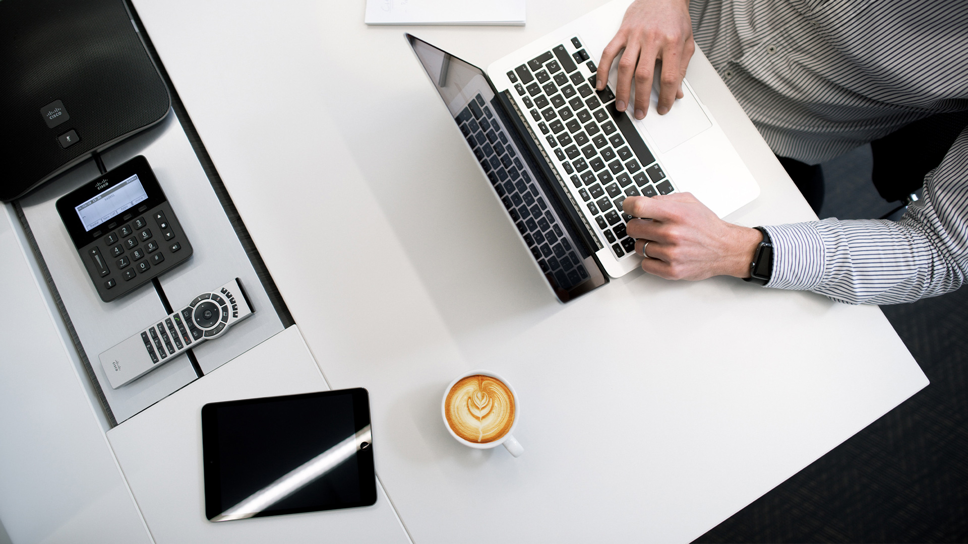 Image with missing alt attribute found on unogeeks.com