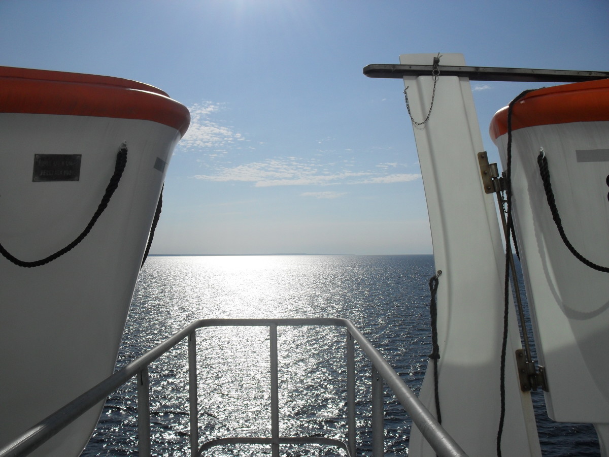 Helsinki to Tallinn by Ferry: Beer and Sun on the Baltic Sea