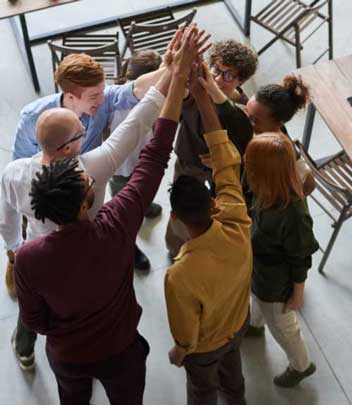 Image with missing alt attribute found on whizcamp.tech