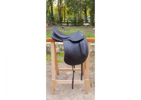 SELLE DRESSAGE