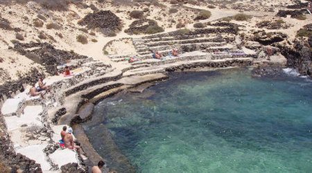 Image with missing alt attribute found on aito.com