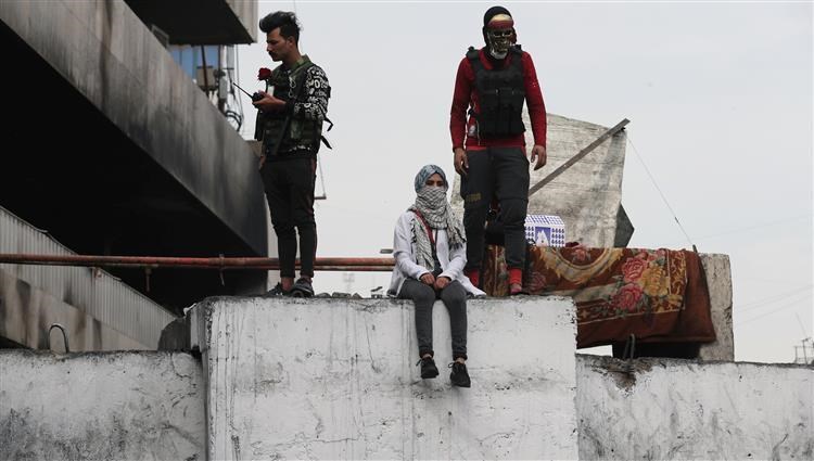 مقتل 4 محتجين عراقيين بالرصاص وسط بغداد