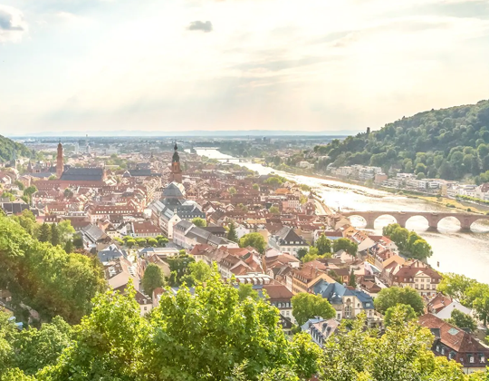 Image with missing alt attribute found on amawaterways.com