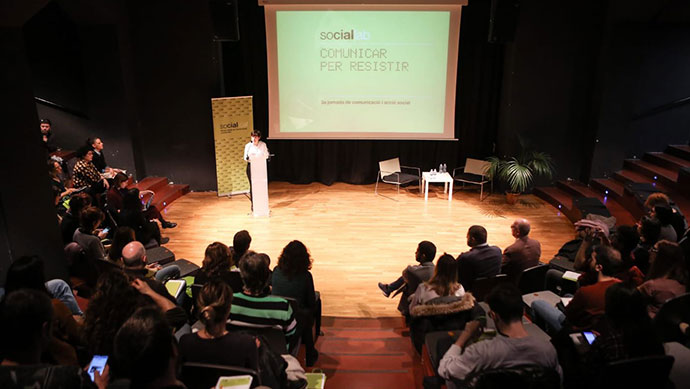 Image with missing alt attribute found on amic.media