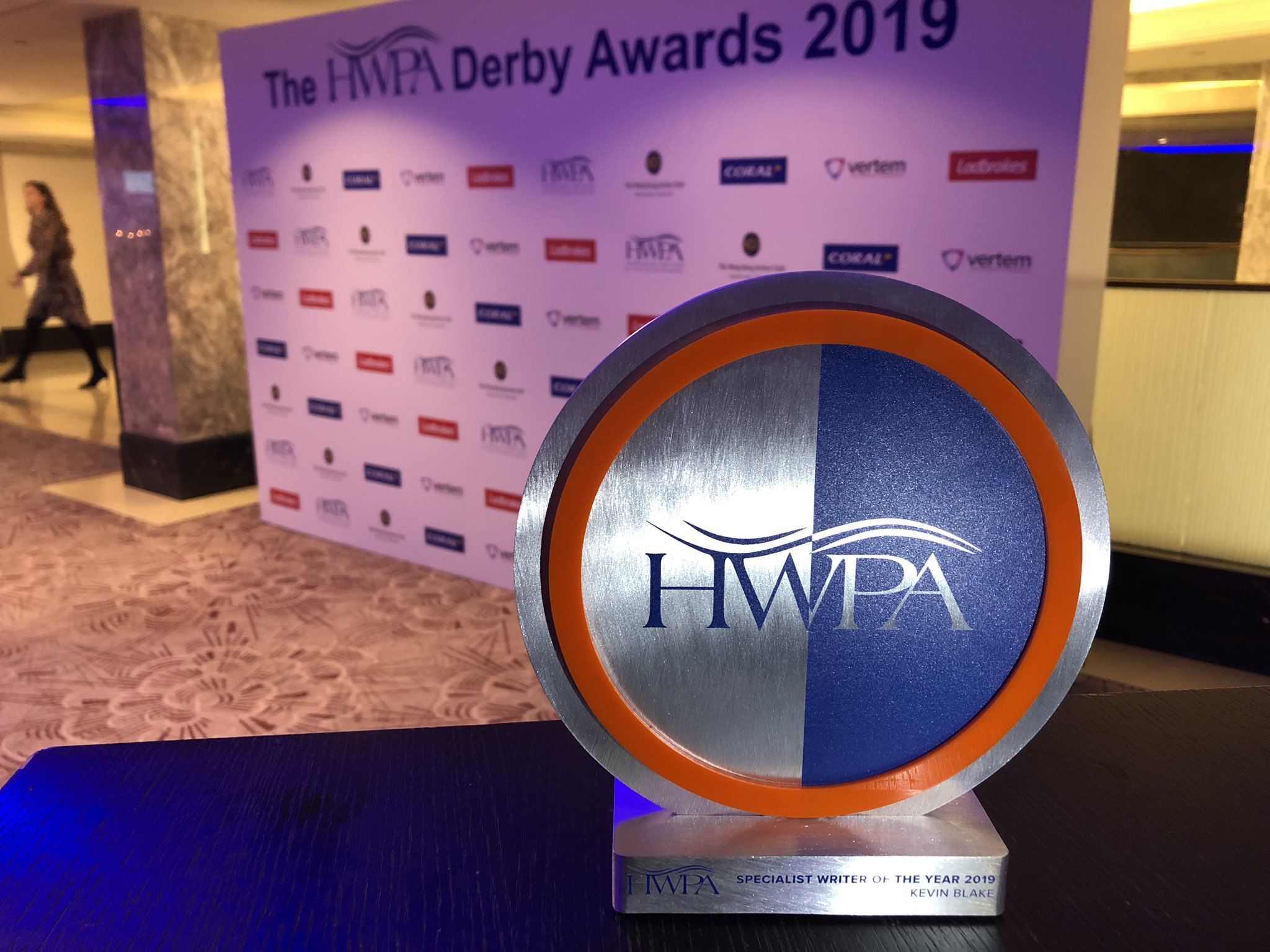 Image with missing alt attribute found on attheraces.com