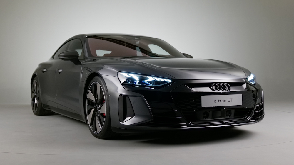 Audi e-tron GT quattro vs Audi RS e-tron GT