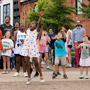 Image with missing alt attribute found on blumenthalarts.org